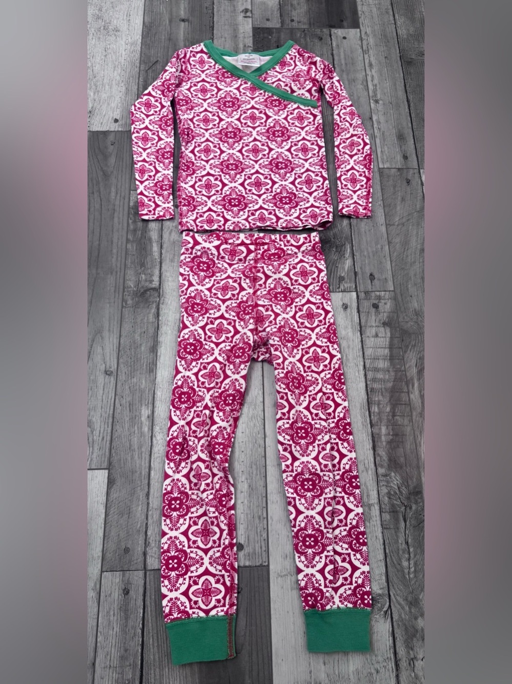 Hanna Andersson 110 5 Years 2 Piece Pajamas Red White Green Medallion Holiday